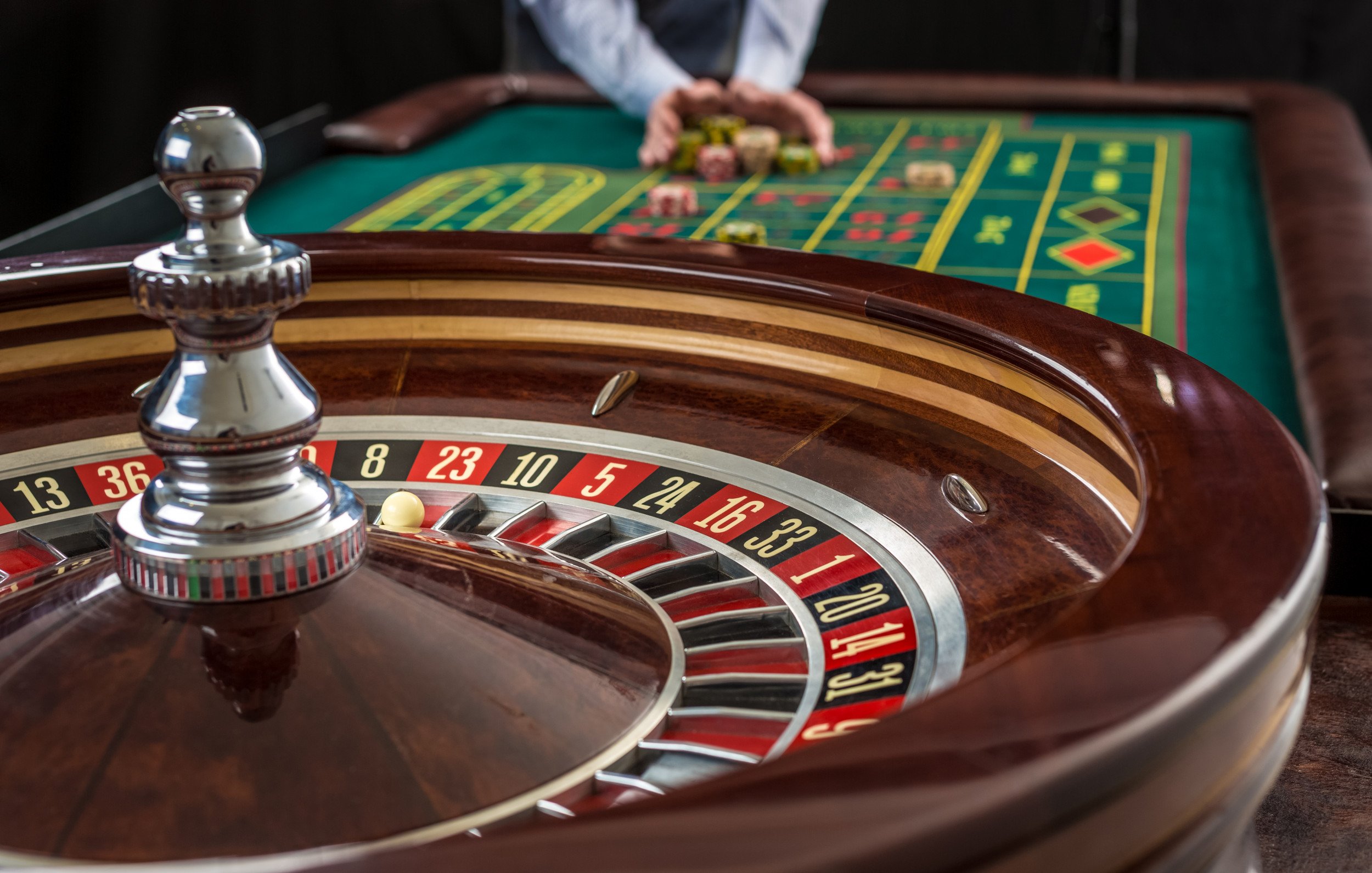 lltoto2 platform interface showing football markets, live dealers, and slots